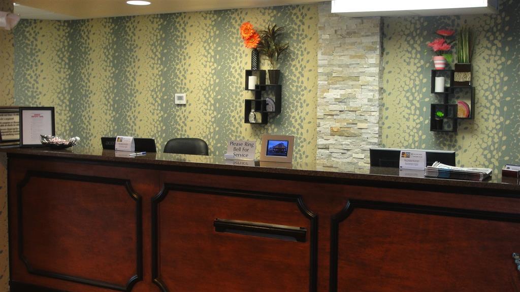 Quality Inn & Suites Huntsville Research Park Area Exterior photo
