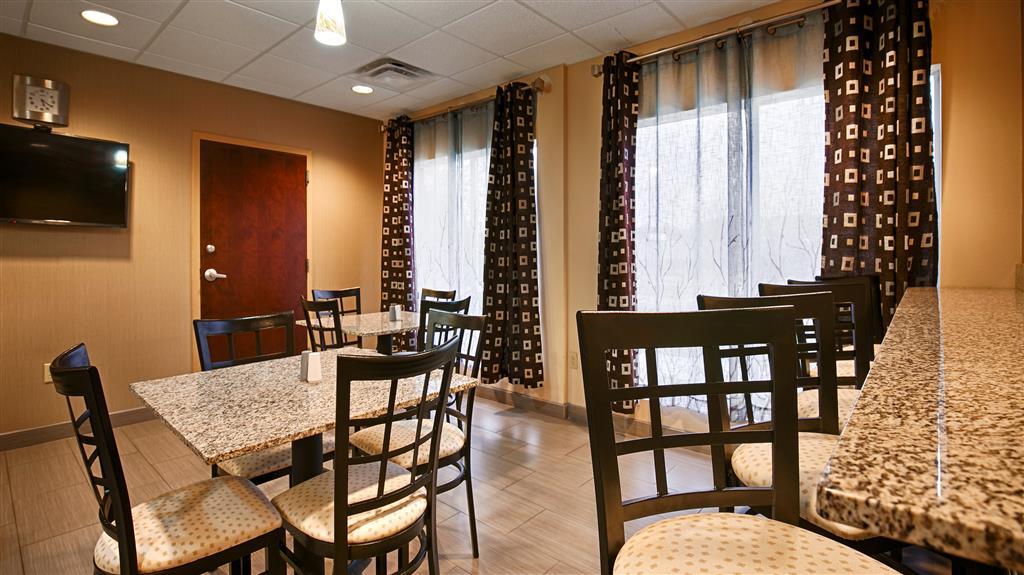 Quality Inn & Suites Huntsville Research Park Area Exterior photo
