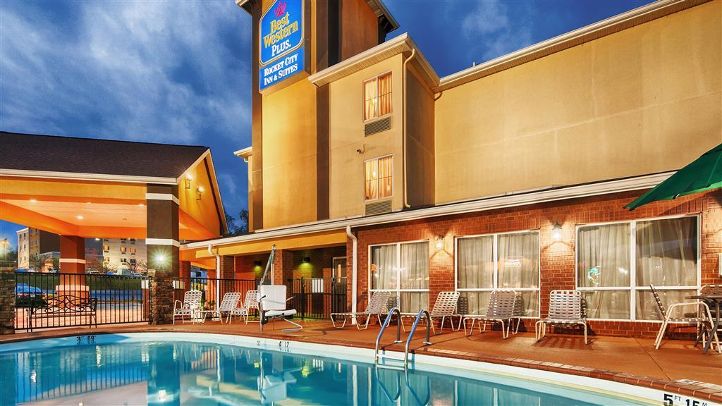 Quality Inn & Suites Huntsville Research Park Area Exterior photo