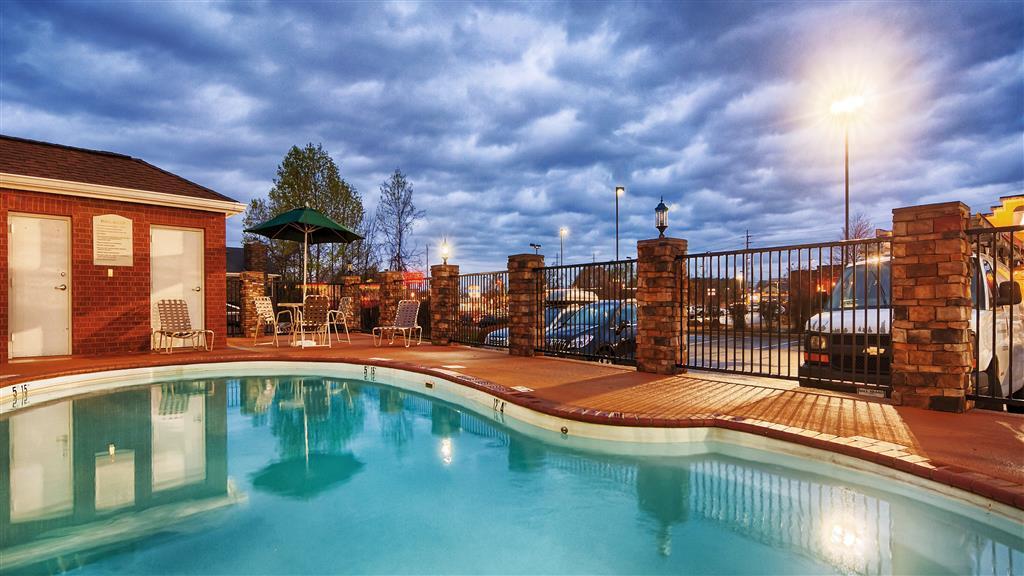Quality Inn & Suites Huntsville Research Park Area Exterior photo